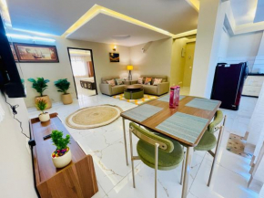Skyhigh Luxuria Near Airport Spacious CityCenter